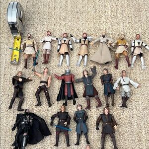 Star Wars mixed action figure collection.